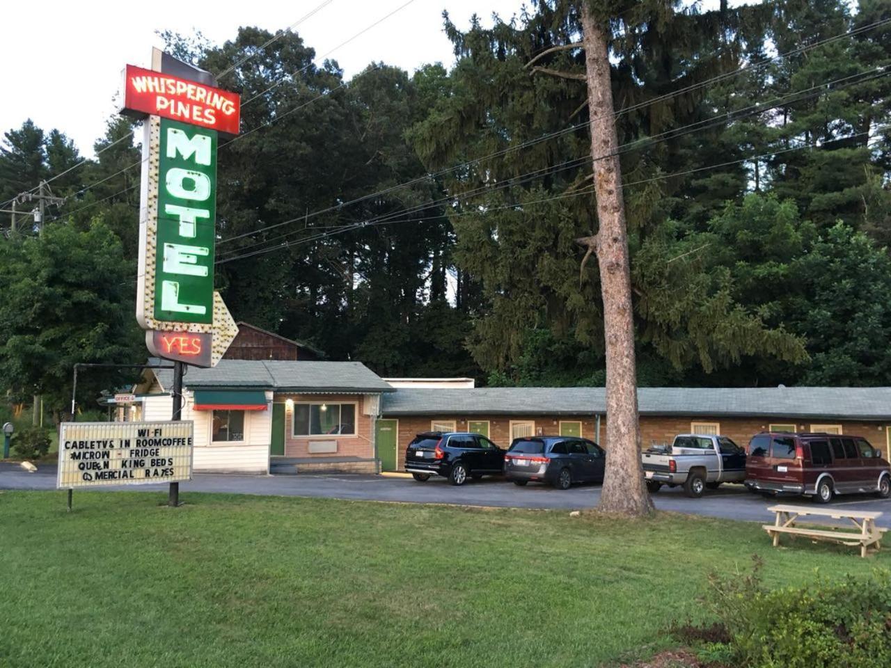 Whispering Pines Motel - 애쉬빌 외부 사진